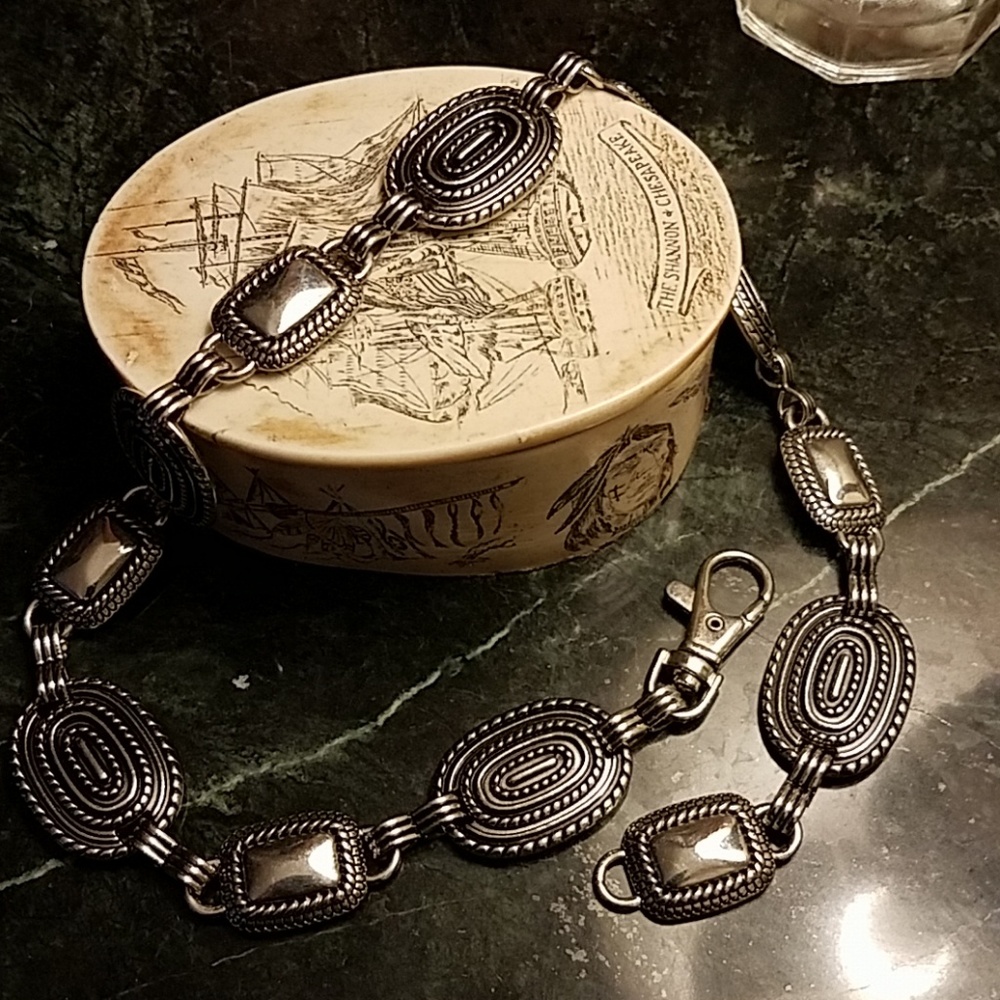 Silvertone Western Necklace